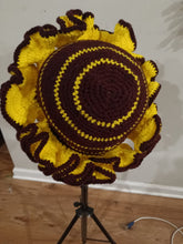 Load image into Gallery viewer, Crochet hat